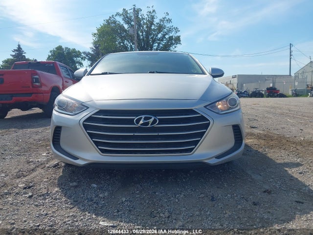 Hyundai Elantra Le 2018 5NPD74LF3JH293417 Image 13