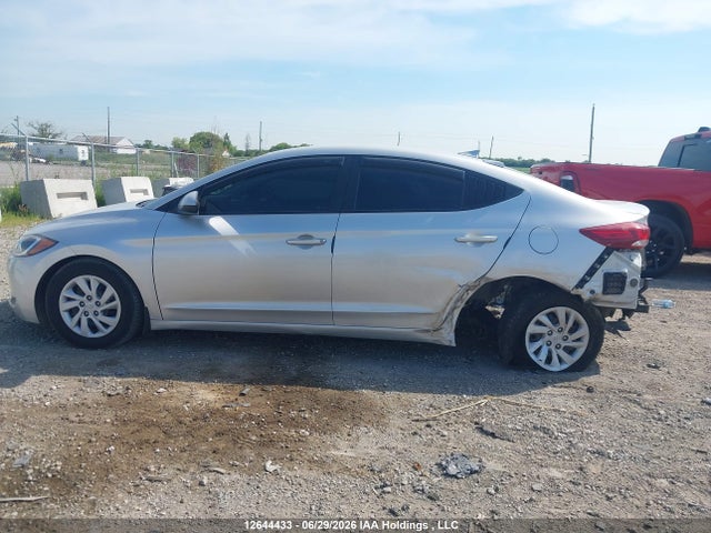 Hyundai Elantra Le 2018 5NPD74LF3JH293417 Image 15