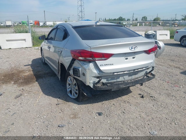 Hyundai Elantra Le 2018 5NPD74LF3JH293417 Image 3