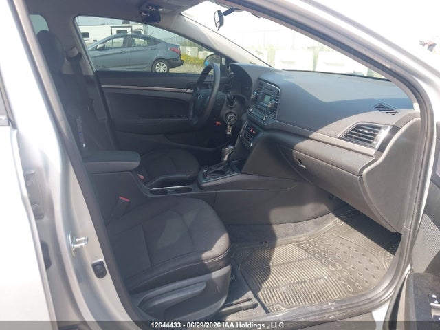 Hyundai Elantra Le 2018 5NPD74LF3JH293417 Image 5