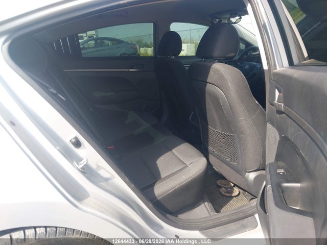Hyundai Elantra Le 2018 5NPD74LF3JH293417 Image 8