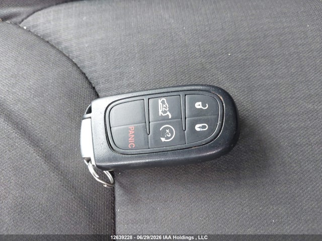 Jeep Cherokee North 2016 1C4PJMCS5GW129049 Image 11