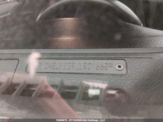 1C4BJWEG9JL801668 Jeep Wrangler Unlimited Sahara