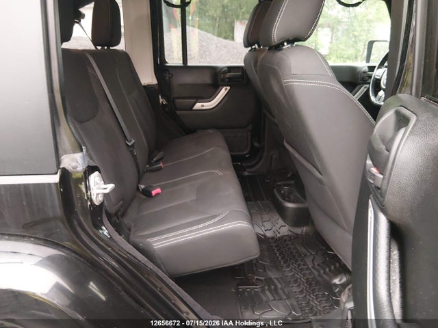 1C4BJWEG9JL801668 Jeep Wrangler Unlimited Sahara