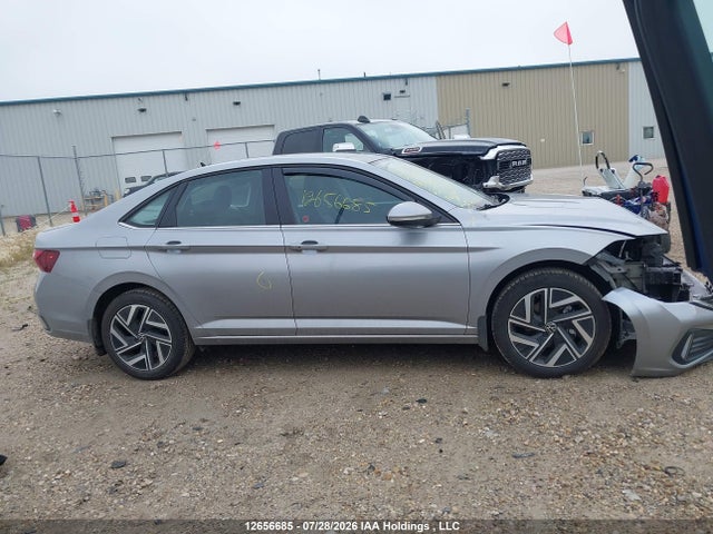 3VWGM7BU6NM031847 Volkswagen JETTA SEL