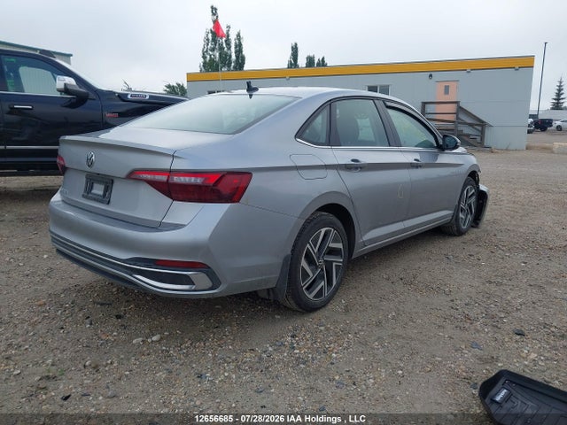 3VWGM7BU6NM031847 Volkswagen JETTA SEL
