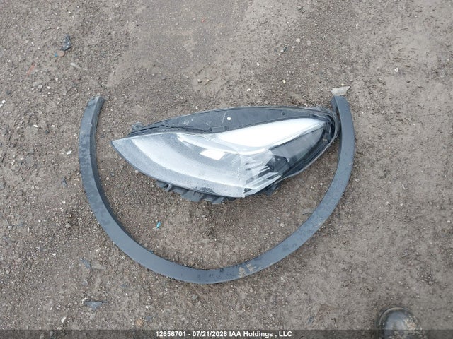 Tesla Model Y 2022 7SAYGDEF1NF383980 Image 12