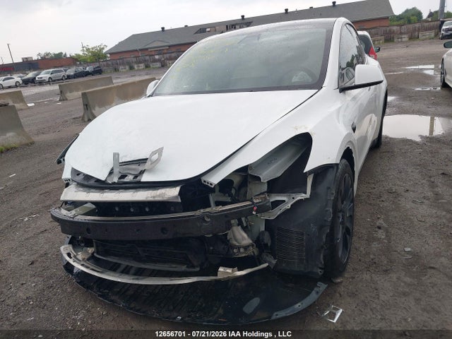 Tesla Model Y 2022 7SAYGDEF1NF383980 Image 2
