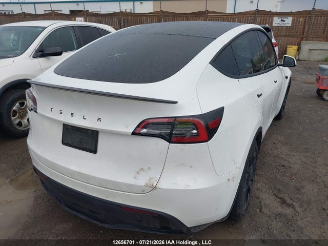 Tesla Model Y 2022 7SAYGDEF1NF383980 Image 4