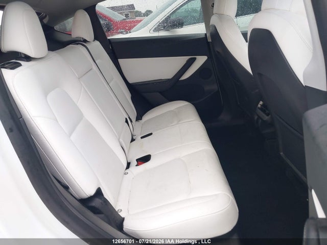 Tesla Model Y 2022 7SAYGDEF1NF383980 Image 8