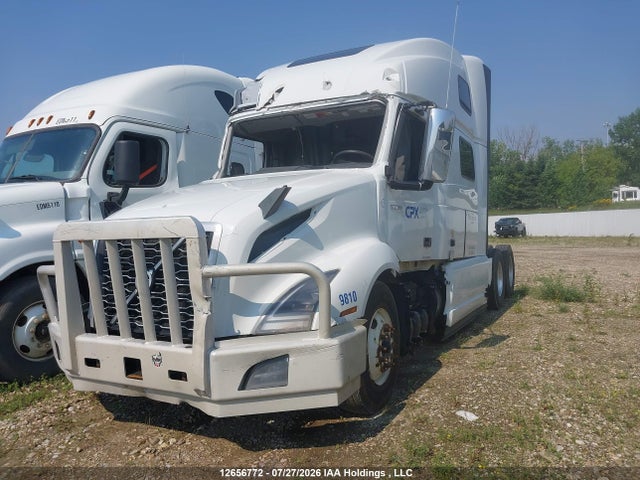 Volvo VNL 2024 4V4NC9EHXRN341765 Image 2