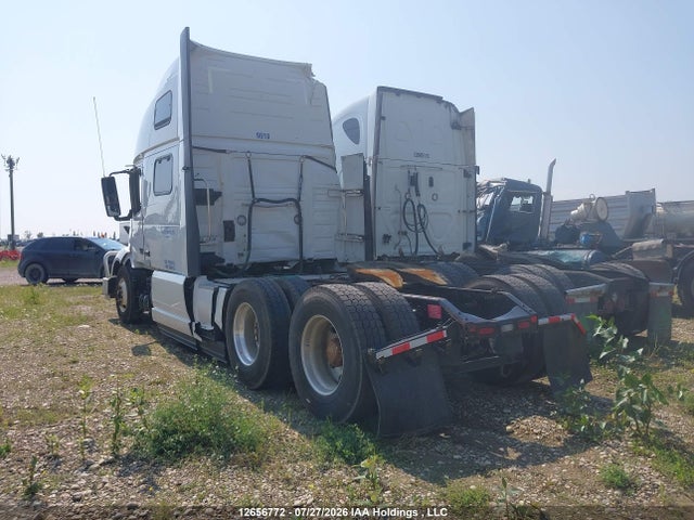 Volvo VNL 2024 4V4NC9EHXRN341765 Image 3
