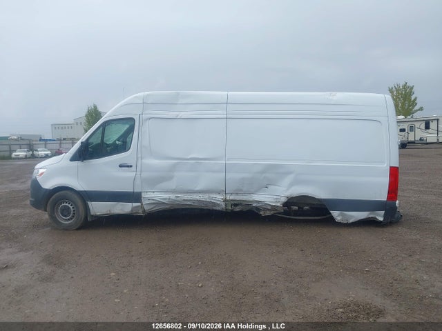 W1Y4KCHY8SP825815 Mercedes-Benz Sprinter 2500 High Roof 4-cyl Diesel