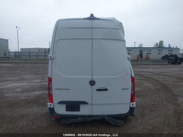 W1Y4KCHY8SP825815 Mercedes-Benz Sprinter 2500 High Roof 4-cyl Diesel