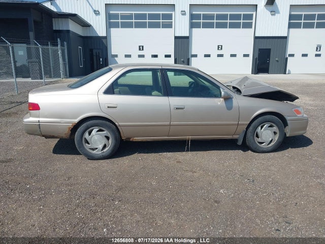 12656808 :رقم المزاد ، JT2BG22K110592663 vin ، 2001 Toyota Camry Ce/le مزاد بيع