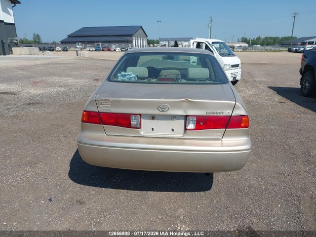 12656808 :رقم المزاد ، JT2BG22K110592663 vin ، 2001 Toyota Camry Ce/le مزاد بيع