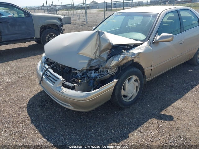 12656808 :رقم المزاد ، JT2BG22K110592663 vin ، 2001 Toyota Camry Ce/le مزاد بيع