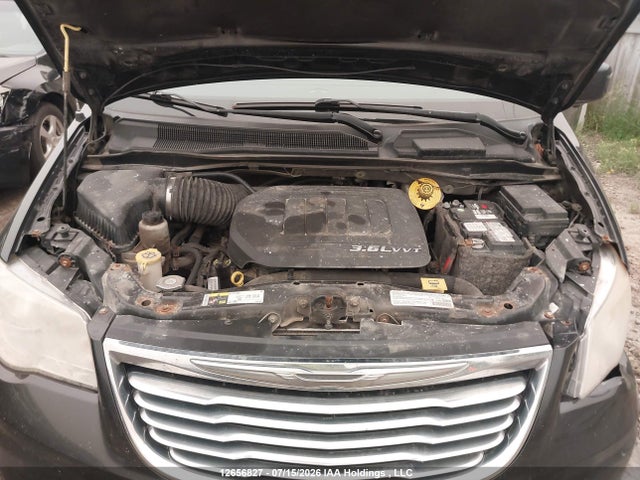 2014 Chrysler Town & Country Touring მანქანა იყიდება აუქციონზე, vin: 2C4RC1BG1ER117081, აუქციონის ნომერი: 12656827