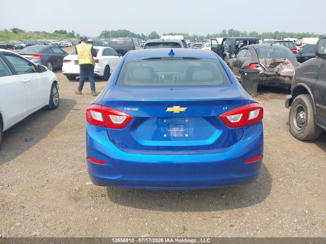 Chevrolet Cruze 2018 1G1BE5SM7J7231762 Image 16