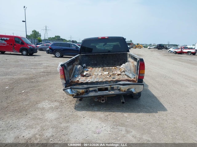 12656990 :رقم المزاد ، 2GTEK19T431375112 vin ، 2003 Gmc New Sierra K1500 مزاد بيع