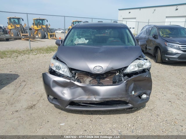 Продажа на аукционе авто 2011 Toyota Sienna Xle/limited, vin: 5TDDK3DC1BS018556, номер лота: 12657032