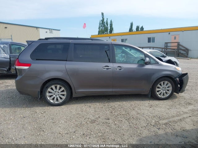 Продажа на аукционе авто 2011 Toyota Sienna Xle/limited, vin: 5TDDK3DC1BS018556, номер лота: 12657032