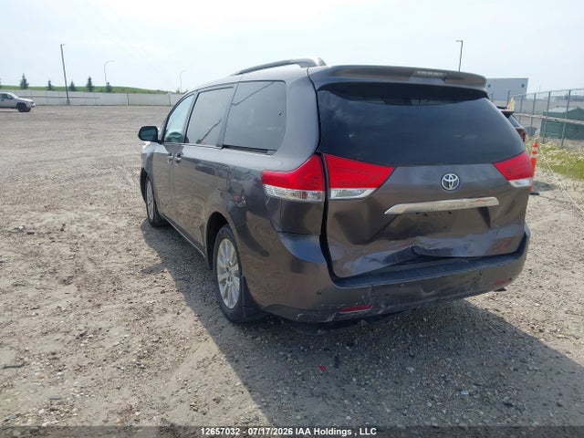 Продажа на аукционе авто 2011 Toyota Sienna Xle/limited, vin: 5TDDK3DC1BS018556, номер лота: 12657032
