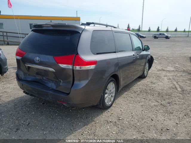 Продажа на аукционе авто 2011 Toyota Sienna Xle/limited, vin: 5TDDK3DC1BS018556, номер лота: 12657032