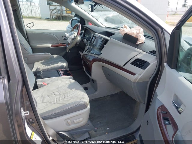Продажа на аукционе авто 2011 Toyota Sienna Xle/limited, vin: 5TDDK3DC1BS018556, номер лота: 12657032