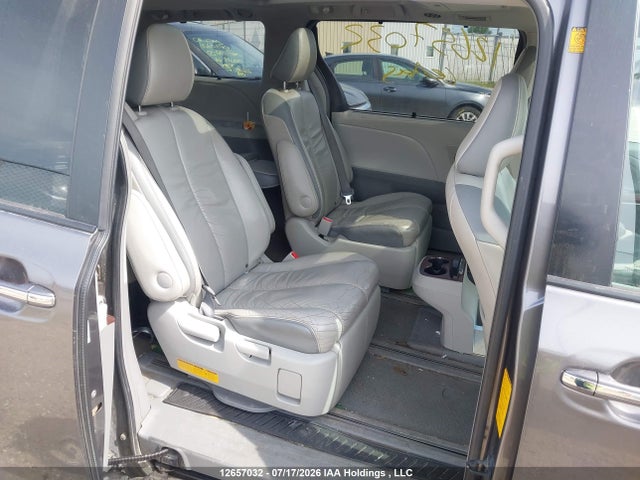 Продажа на аукционе авто 2011 Toyota Sienna Xle/limited, vin: 5TDDK3DC1BS018556, номер лота: 12657032