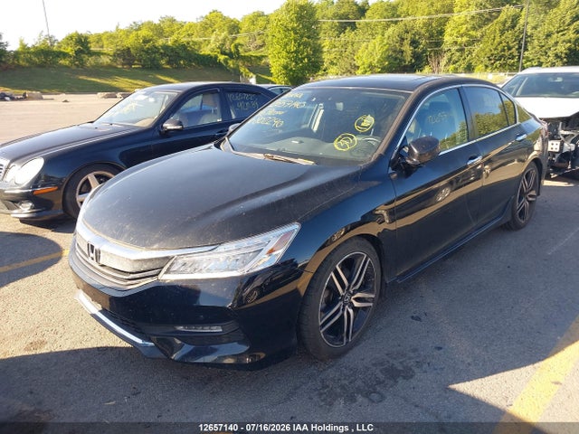 Honda Accord Touring 2016 1HGCR2F06GA802290 Image 2