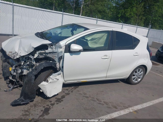 2015 Toyota Prius C Technology მანქანა იყიდება აუქციონზე, vin: JTDKDTB39F1577389, აუქციონის ნომერი: 12641798