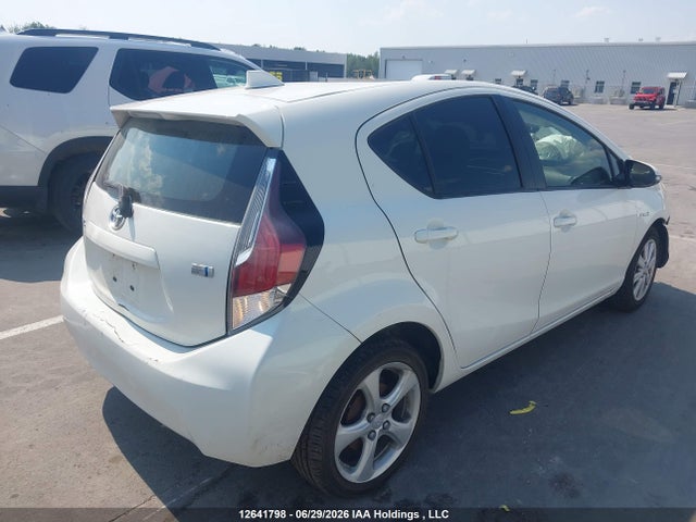 2015 Toyota Prius C Technology მანქანა იყიდება აუქციონზე, vin: JTDKDTB39F1577389, აუქციონის ნომერი: 12641798