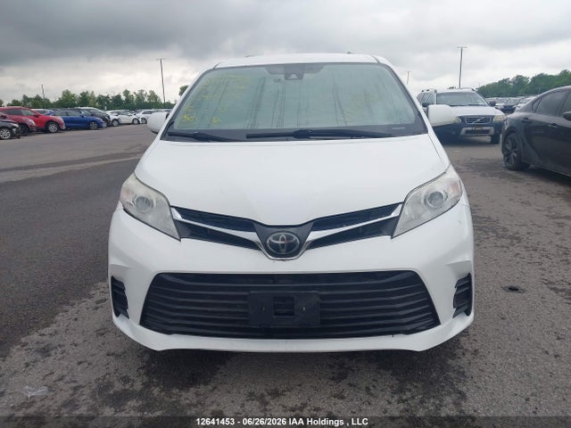 2019 Toyota Sienna Le V6 მანქანა იყიდება აუქციონზე, vin: 5TDKZ3DC5KS008292, აუქციონის ნომერი: 12641453