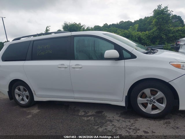 2019 Toyota Sienna Le V6 მანქანა იყიდება აუქციონზე, vin: 5TDKZ3DC5KS008292, აუქციონის ნომერი: 12641453