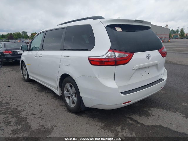 2019 Toyota Sienna Le V6 მანქანა იყიდება აუქციონზე, vin: 5TDKZ3DC5KS008292, აუქციონის ნომერი: 12641453