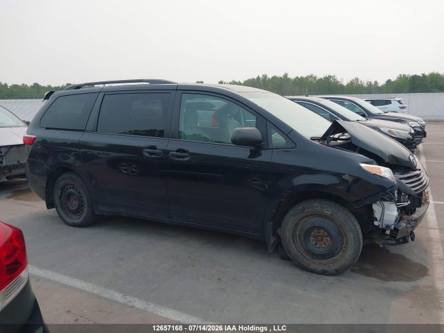 Продаж на аукціоні авто 2015 Toyota Sienna, vin: 5TDZK3DC8FS650708, номер лоту: 12657168