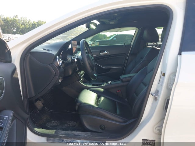 Mercedes-Benz GLA-Class 2017 WDCTG4GB3HJ294923 Image 17
