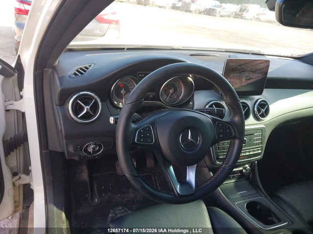 Mercedes-Benz GLA-Class 2017 WDCTG4GB3HJ294923 Image 18