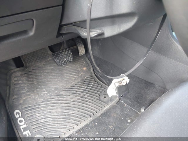 3VWG57AU9MM014523 Volkswagen Golf