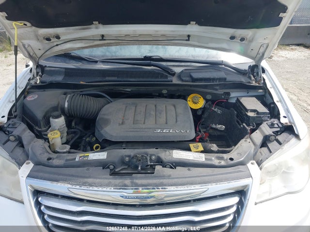 2014 Chrysler Town & Country Touring მანქანა იყიდება აუქციონზე, vin: 2C4RC1BG6ER117125, აუქციონის ნომერი: 12657248