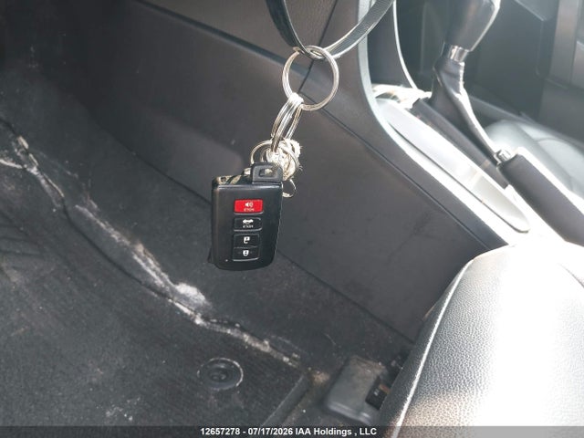 2T1BURHEXEC128910 Toyota COROLLA LE