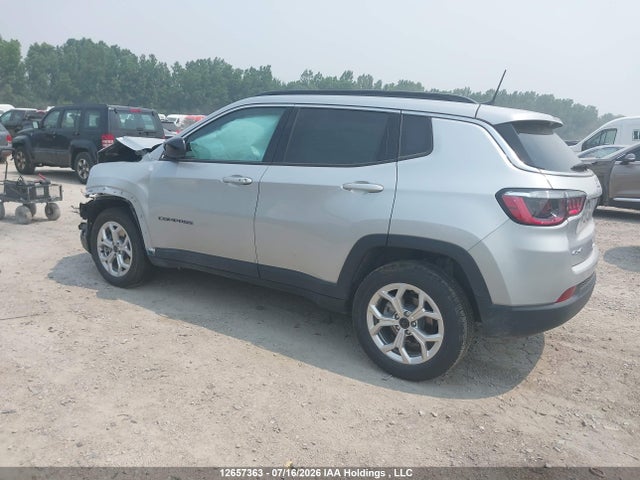 Jeep Compass Latitude 2025 3C4NJDBNXST553960 Image 3