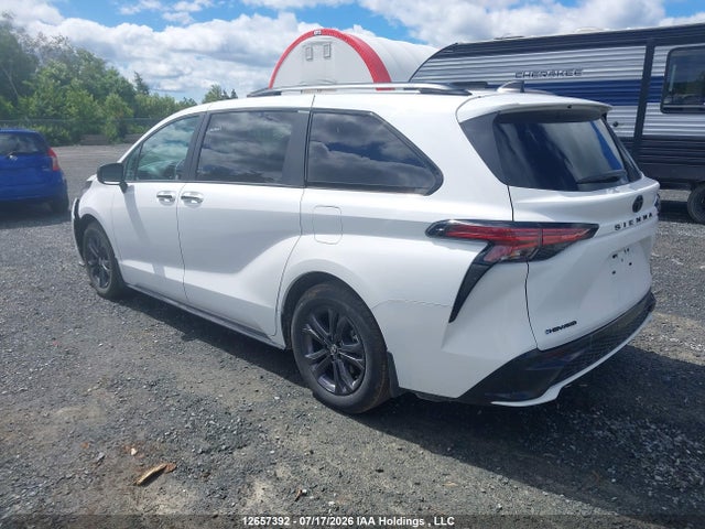 Auction sale of the 2026 Toyota Sienna Le/xse/limited/platinum, vin: 5TDGSKFC3TS255782, lot number: 12657392