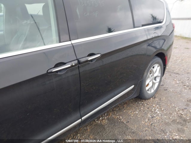 Aukcja sprzedaży 2017 Chrysler Pacifica Touring L Plus, vin: 2C4RC1EGXHR733622, numer aukcji: 12657395