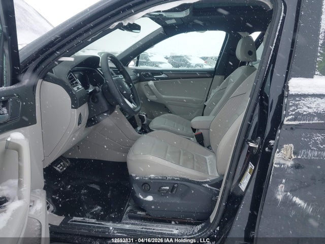3VV4B7AX9RM068468 Volkswagen Tiguan Highline R-line