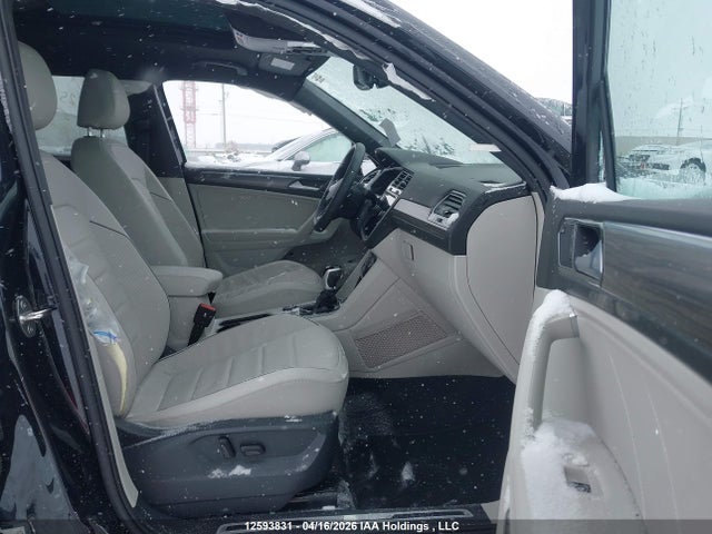 3VV4B7AX9RM068468 Volkswagen Tiguan Highline R-line