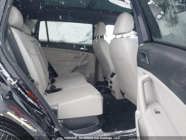 3VV4B7AX9RM068468 Volkswagen Tiguan Highline R-line