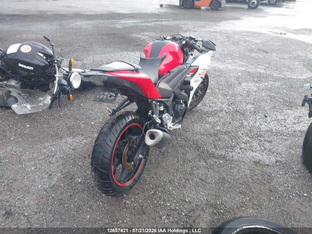 Yamaha YZFR3 2015 MH3RH06N6FK002269 Image 4