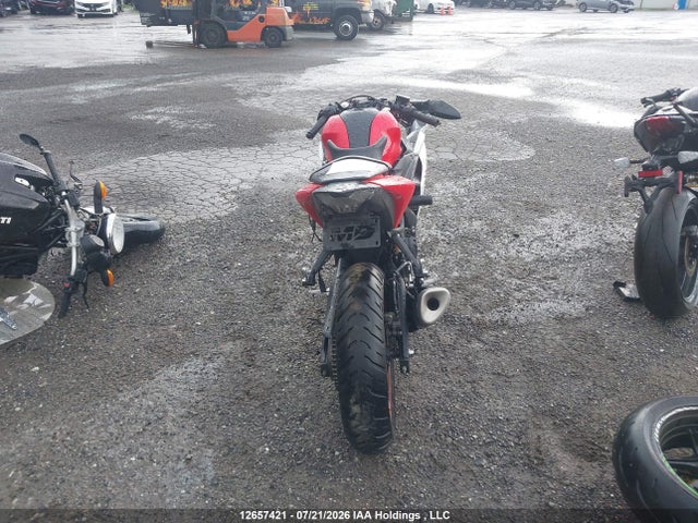 Yamaha YZFR3 2015 MH3RH06N6FK002269 Image 6